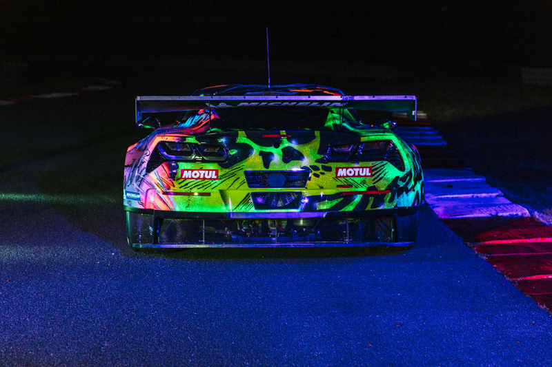 Illustration for article titled Brighten Your Afternoon With This Glorious, Glowing Corvette That'll Race At Le Mans